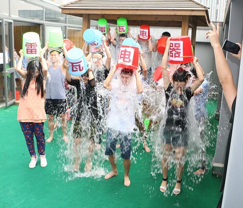 雷瓦个护小家电行业冰桶挑战在行动