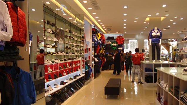 加盟乔丹专卖店要多少钱_乔丹运动鞋品牌资讯