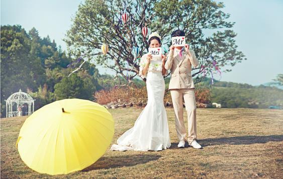 爱妮婚纱摄影入驻国泰新业，掀起婚庆消费新时尚