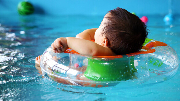 开家婴幼儿游泳馆好吗 婴幼儿游泳有哪些好处？