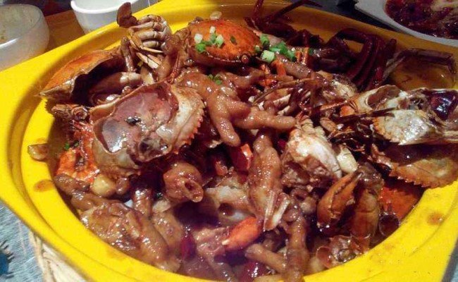 莲塘肉蟹煲鸡爪煲