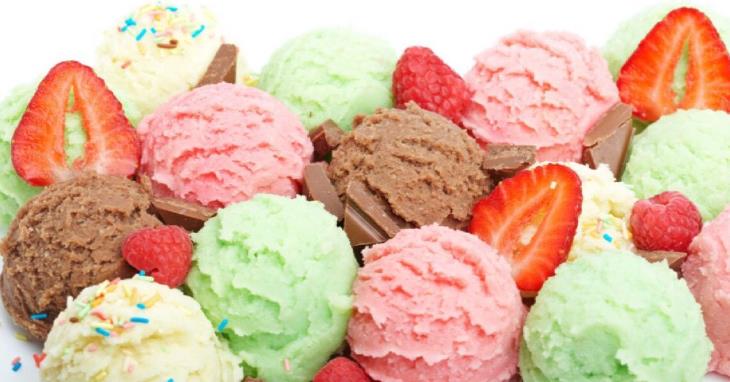 夏日甜品多种口味冰淇淋