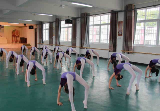 舞蹈学校