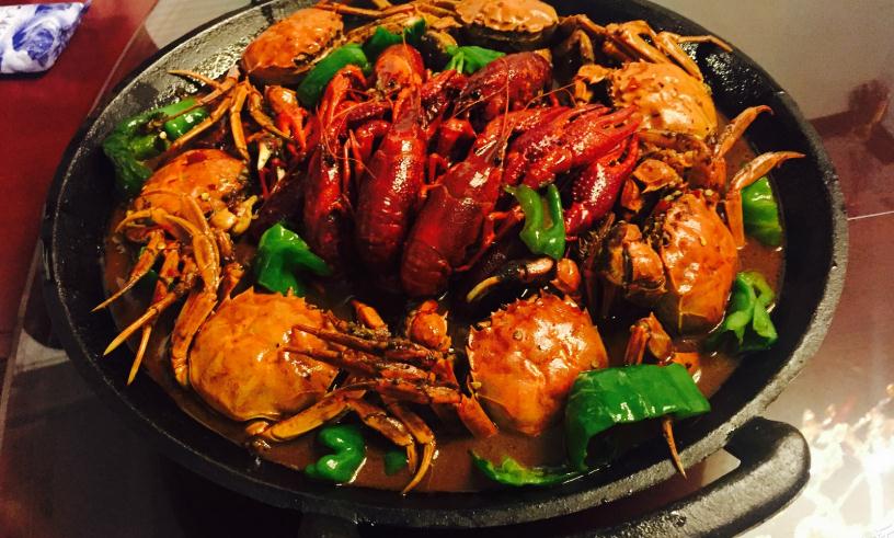 烹品五味啫啫锅螃蟹龙虾