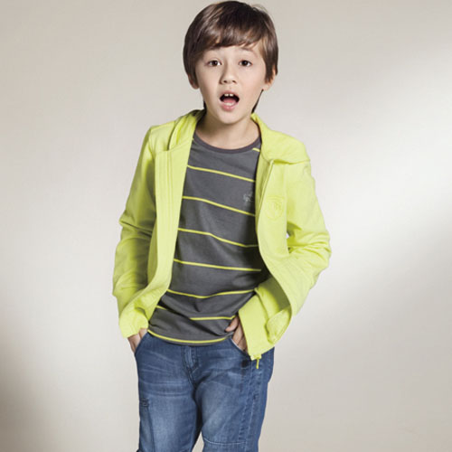  The children's clothes of Annell can be purchased in physical stores and online stores