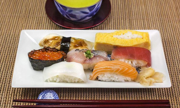 八重居寿司寿司拼盘