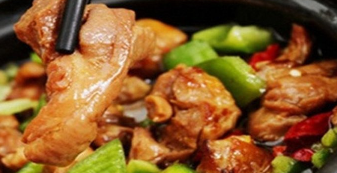 板栗焖烧鸡养生饭品质优