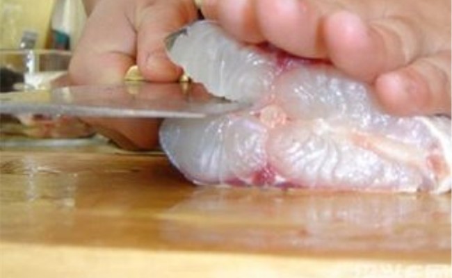 品记酸菜鱼片鱼过程