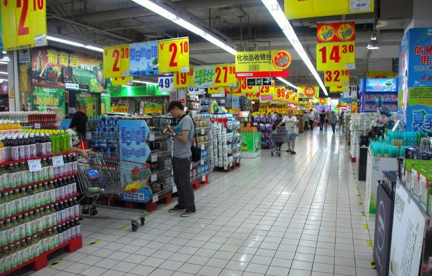 家乐福超市超市饮品柜台