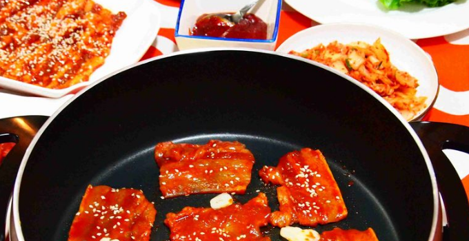 韩式自选烤肉火锅经典美食