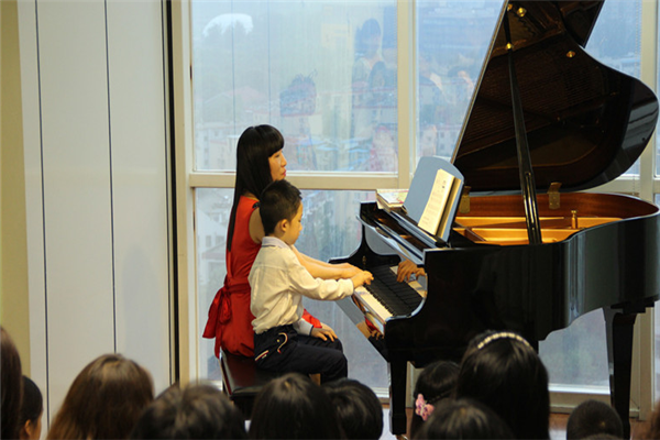 鲍蕙荞钢琴艺术培训合奏