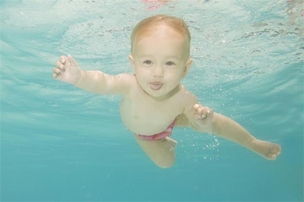 加油宝贝婴儿游泳安全