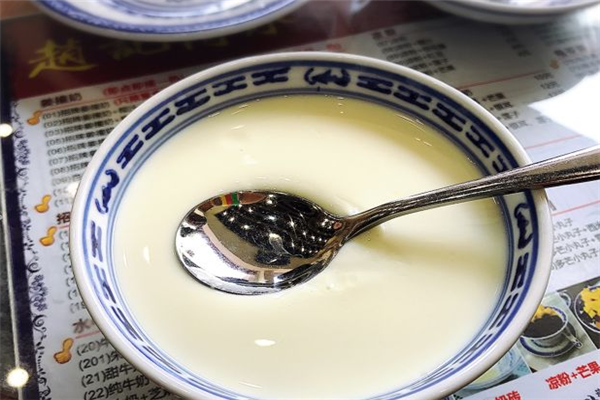 赵记传承特色牛奶甜品牛奶