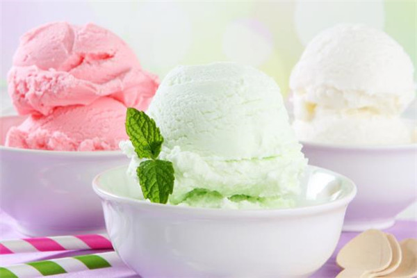 冰点精灵冰淇淋草莓味