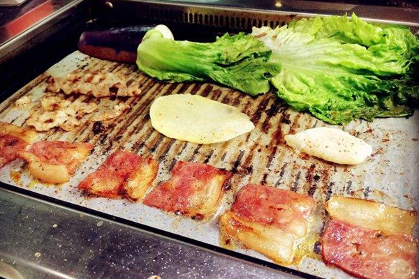 阪尚皇烤肉火锅寿司自助餐厅好吃