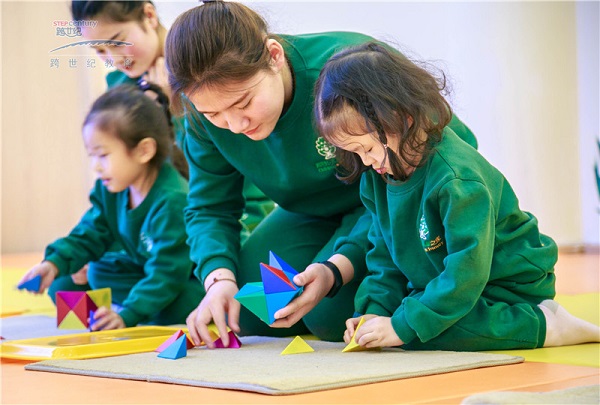 亲子早教加盟：亲子教育，让幼儿园带领当地幼教的添彩项目