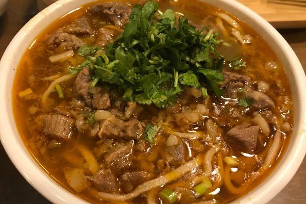 四十里铺羊肉面美味