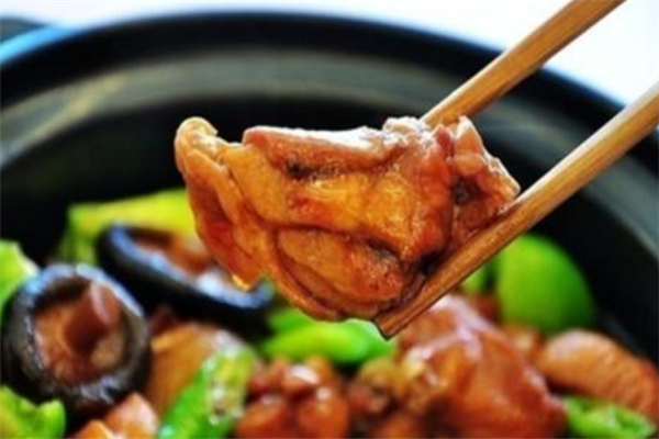 食必恩黄焖鸡米饭香菇