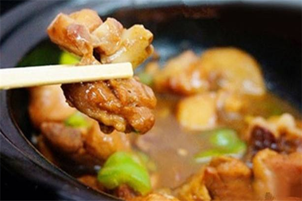 味食尚黄焖鸡石锅