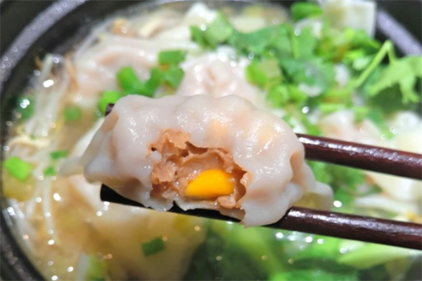 春宝砂锅馄饨面食