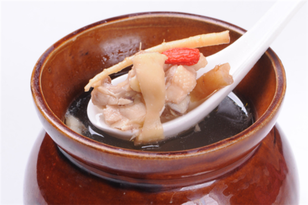 南昌瓦罐煨汤鲜鸡汤