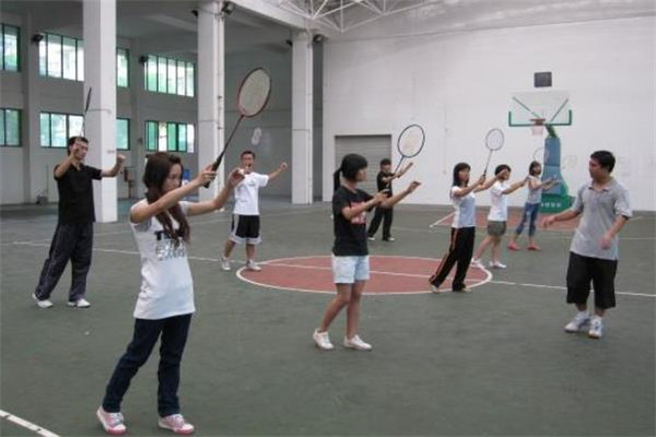 汉晋羽毛球培训练习