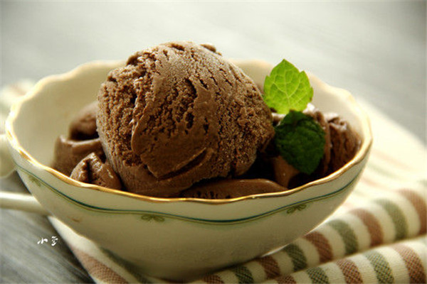 好时巧克力冰淇淋碗装冰淇淋