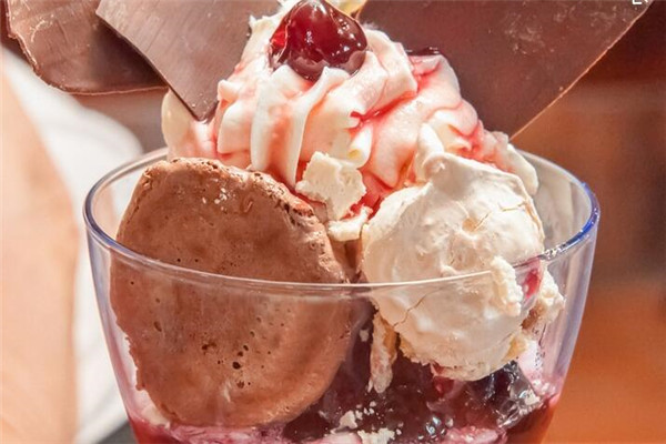 景丽华冰淇淋草莓