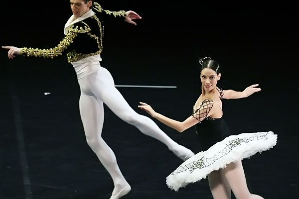 贝拉公主芭蕾舞蹈时尚