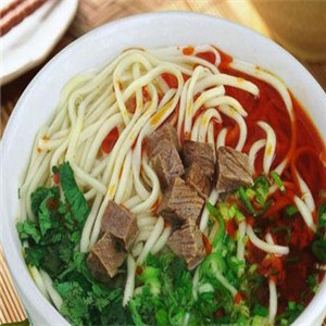 凤凰彩票：成都狂潮：兰州牛肉拉面如何撬动本土美食市场？