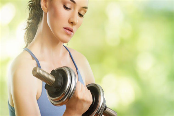 康白金有助于调节体脂美容锻炼举铁