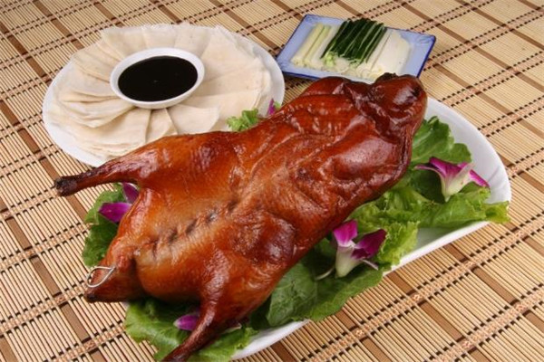 北京果木烤鸭很香