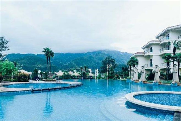云曼酒店泳池