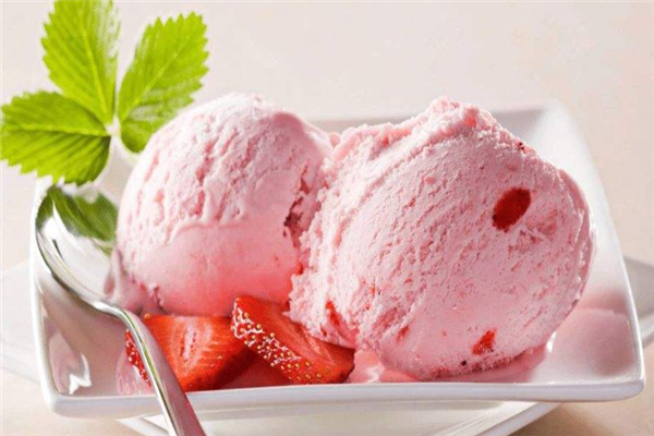 桥园冰田草莓冰淇淋