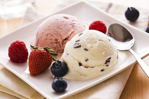 乖冰淇淋草莓