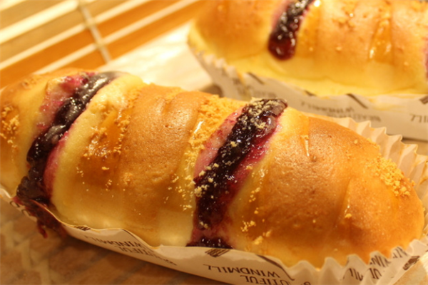 京州红蓝莓肉松面包
