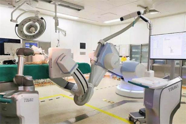 天玑骨科手术机器人产品