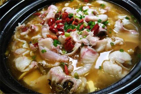 鸡煲王回味石锅鱼招牌