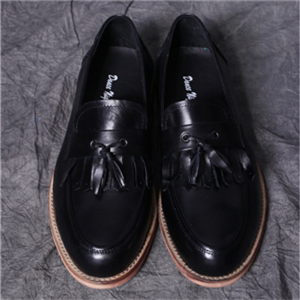  Fashion of British leather shoes