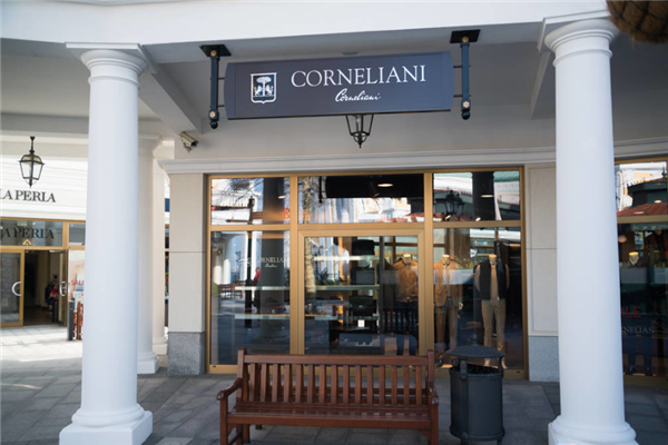 CORNELIANI男装店面