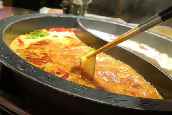 辣府肉铺圌牛排火锅夹菜