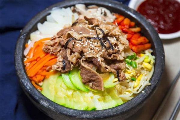 新韩尚韩式石锅拌饭牛肉石锅
