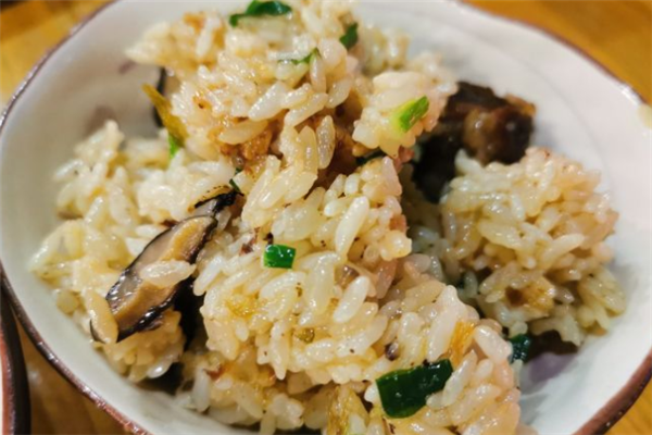 燕江南排骨饭米饭
