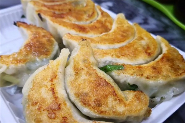 咕咕煎饺美味