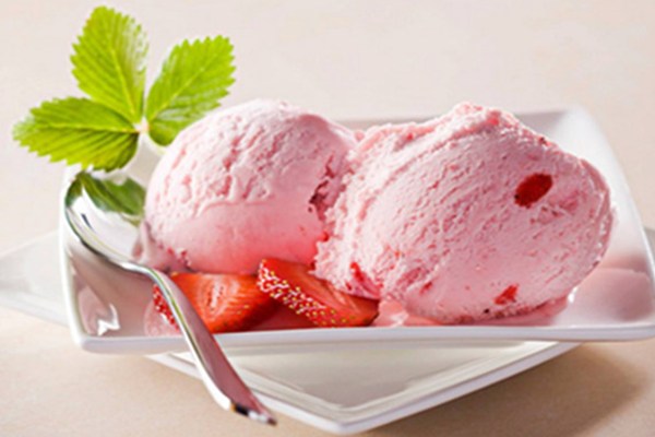 蒙牛瑞趣桶装冰淇淋草莓味