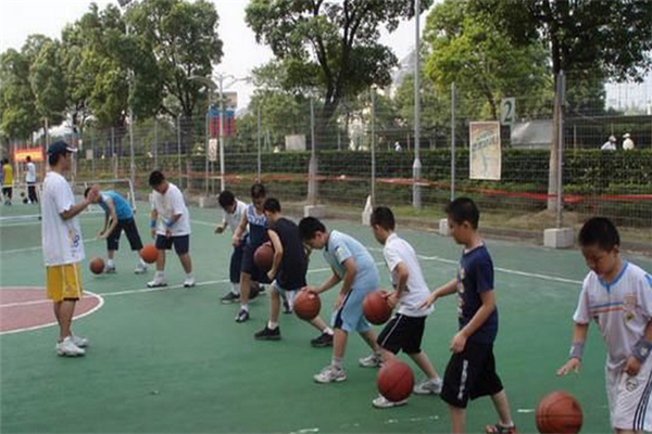 李秋平篮球球场教学
