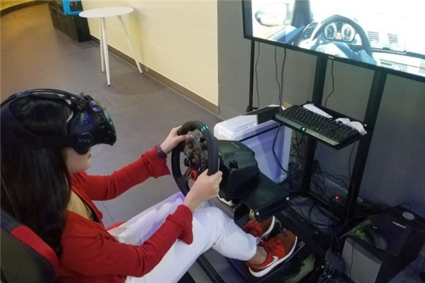奇境VR主题公园玩游戏