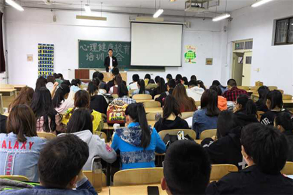 方圆达教育老师教学