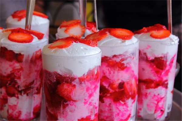 冰爽盛夏冰淇淋草莓