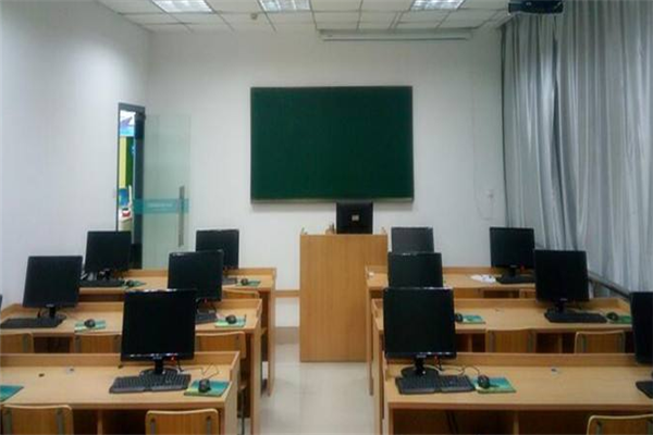 厚宏教育计算机室